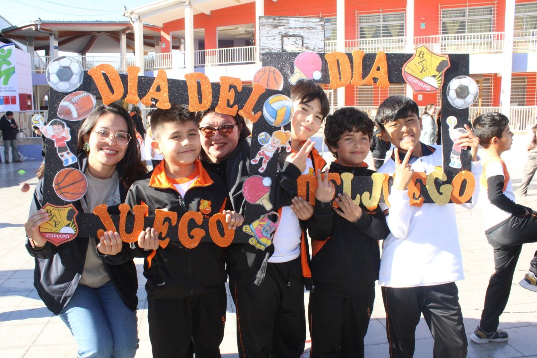 /ninos-y-ninas-de-la-escuela-bruno-zavala-celebraron-el-dia-del-juego-con-el