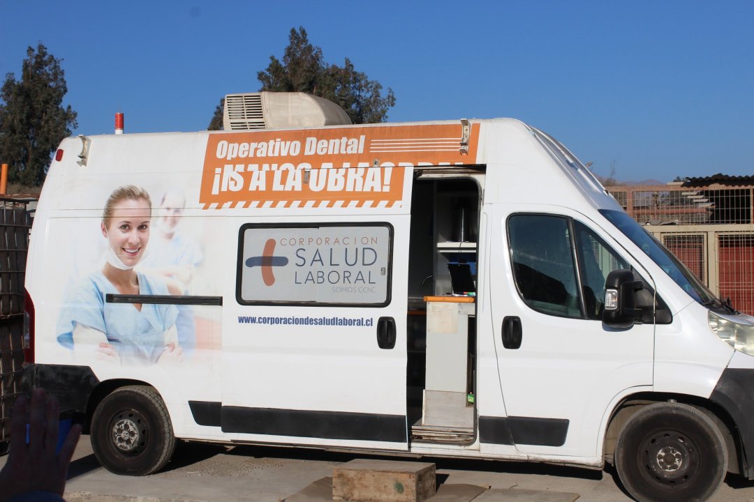 /fundacion-cchc-realiza-exitoso-operativo-medico-dental-en-empresa-lavel