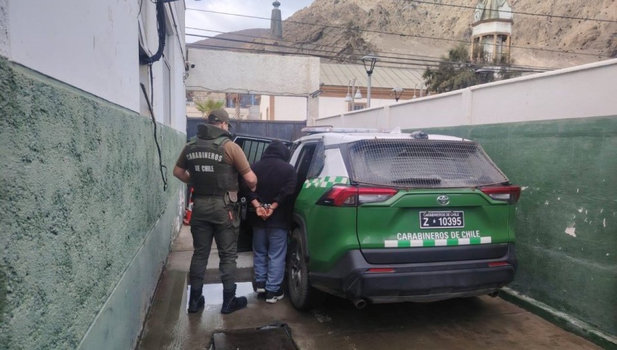 /carabineros-detuvo-hombre-por-robo-por-sorpresa-y-orden-vigente