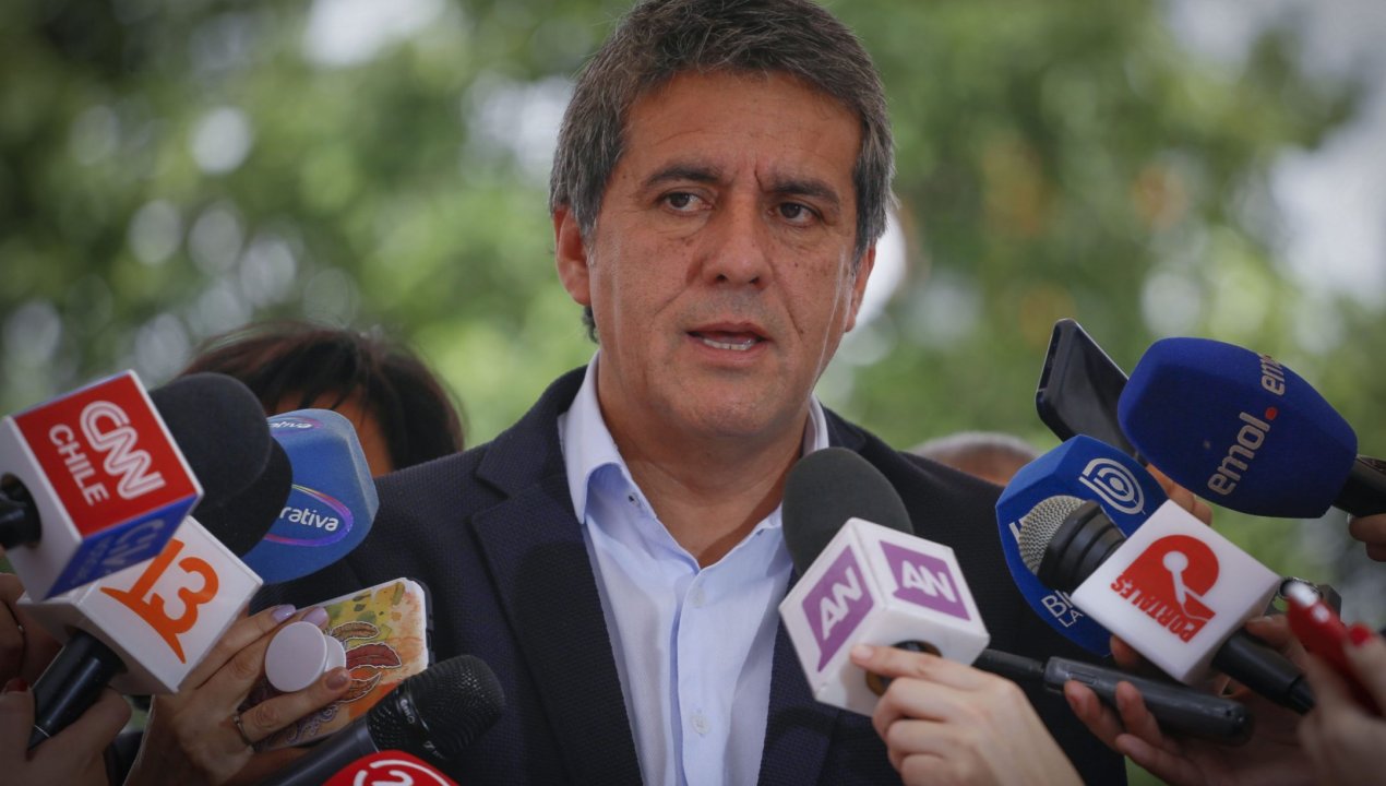 /alejandro-santana-propone-eliminar-el-cargo-de-delegado-presidencial-para