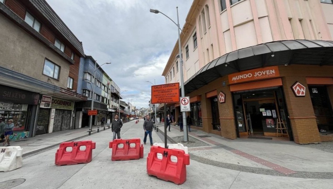 /calle-varas-obra-clave-de-puerto-montt-cumple-cinco-anos-de-retrasos-y-aun