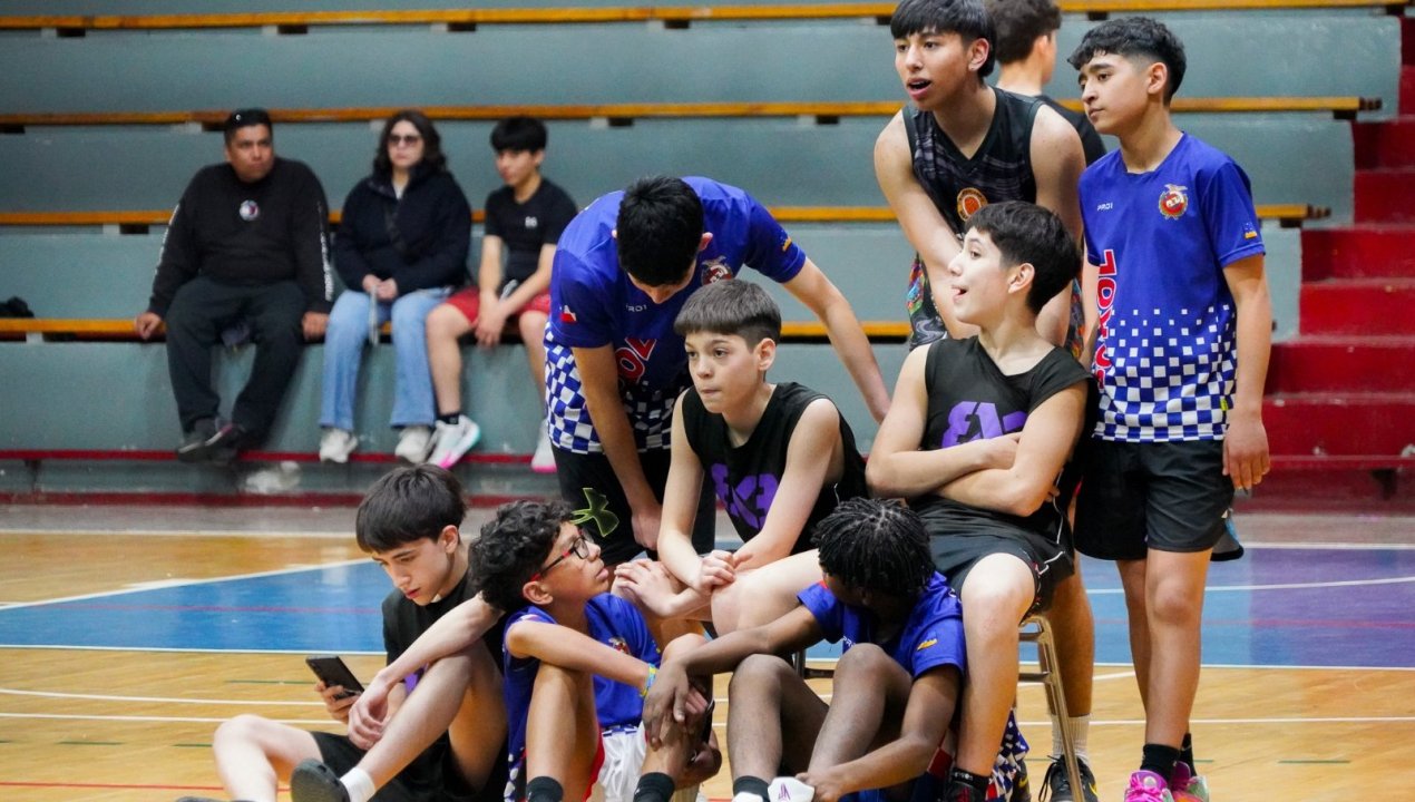 /mas-de-50-deportistas-animaron-el-campeonato-municipal-de-basquetbol-3x3