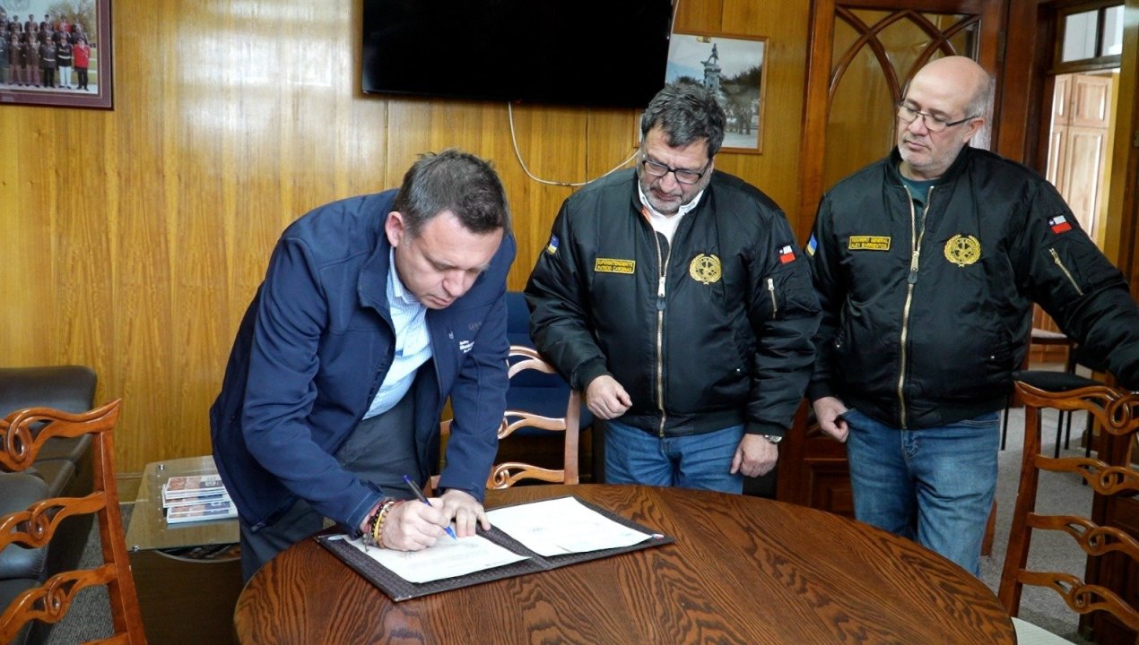 /municipio-completa-entrega-de-120-millones-al-cuerpo-de-bomberos-de-punta