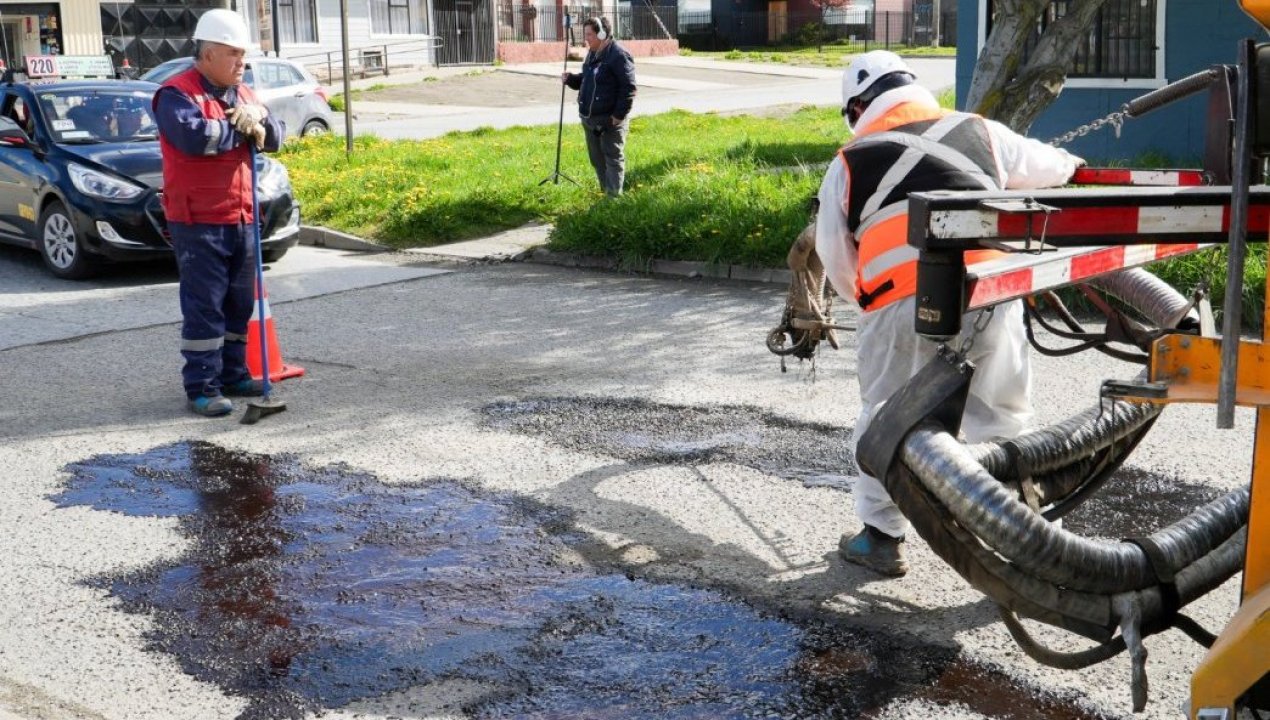/municipio-inicia-plan-de-bacheo-en-44-puntos-de-punta-arenas