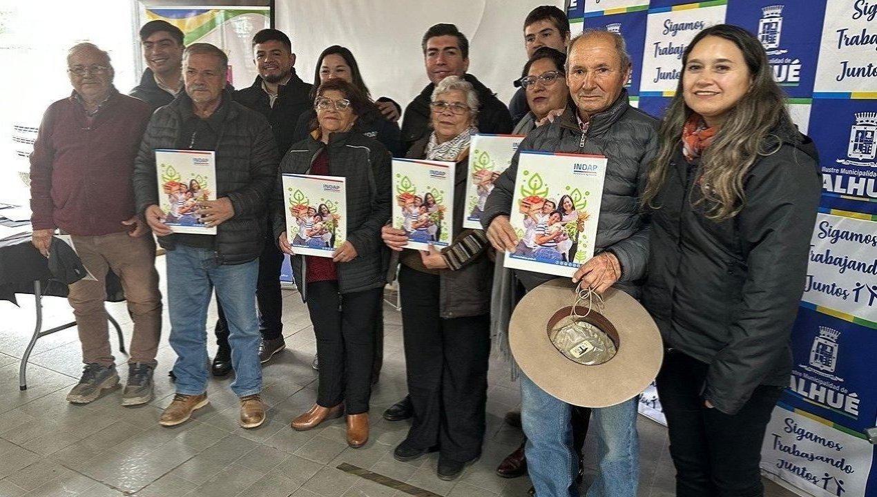 /en-san-pedro/entregan-apoyo-a-262-agricultores-del-prodesal-alhue
