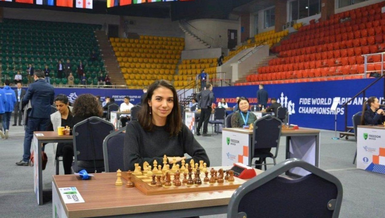 /iran-campeona-de-ajedrez-compitio-sin-hiyab-en-el-extranjero-y-tuvo-que-buscar-asilo