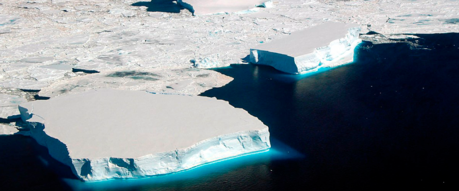 Estudio chino revela la existencia de 46 lagos bajo el hielo de la Antártica
