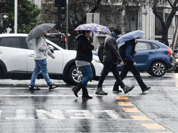 Pronostican precipitaciones y viento para ocho regiones del país