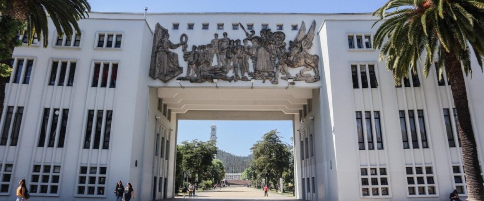 Joven fue baleado en sus piernas al interior de la Universidad de Concepción