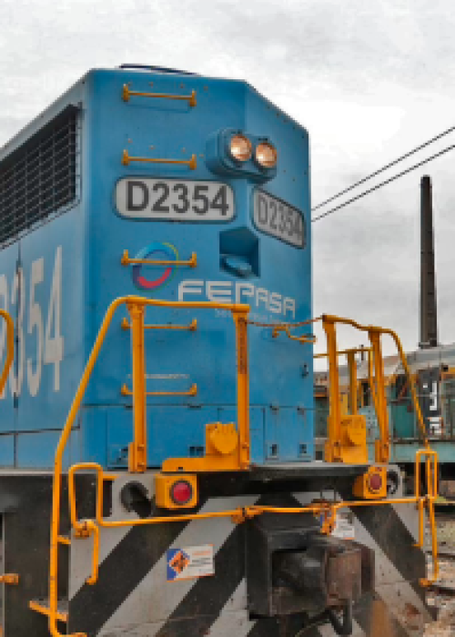 Miles de litros de bebestibles fueron trasladados en tren desde Santiago a Temuco