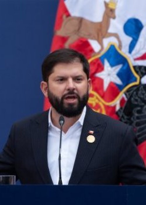 Boric comparte resultados de test de drogas y critica desinformación desde la derecha