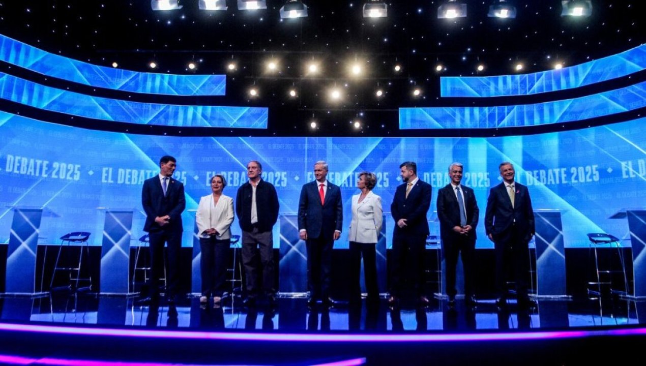 /actualidad/empate-tecnico-matthei-y-kaiser-se-disputan-el-segundo-lugar-mientras