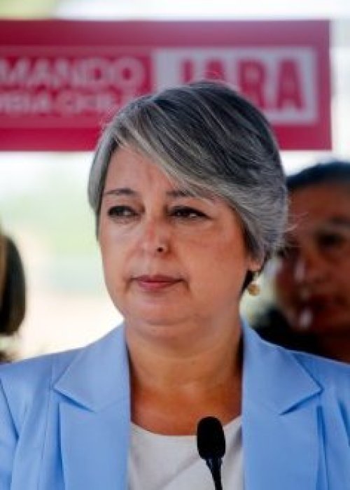 Jara solicita que Kast se disculpe con Matthei tras recordar ataques digitales en su contra