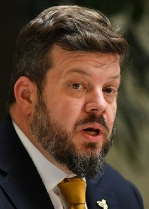 Kaiser acusa a Jara de mentir sobre su propuesta de empadronamiento: su propio programa lo contradice