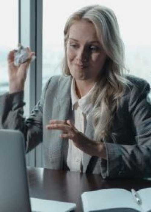 Estudio advierte que más del 60% de los trabajadores en Chile no logra desconectarse del trabajo durante las vacaciones