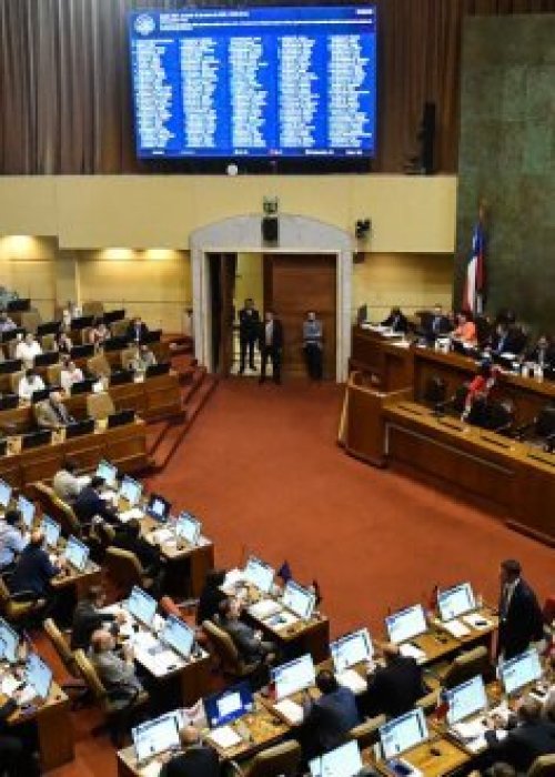 Cámara aprueba reajuste del sector público y descarta normas de amarre, que el Gobierno buscará reponer en el Senado