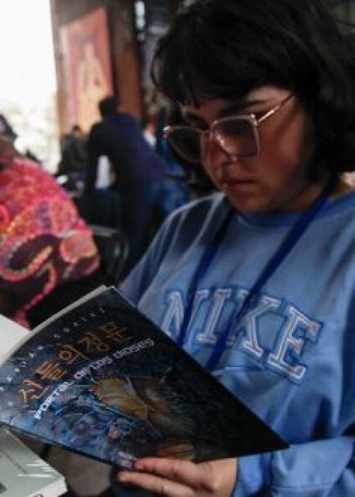 La lectura como medicina: Cómo el hábito de leer fortalece el cerebro en cada etapa de la vida