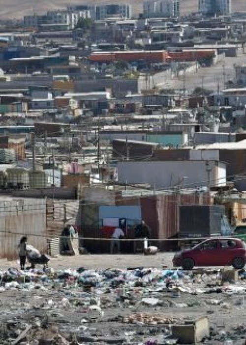 Más de 1,3 millones de hogares viven en precariedad habitacional en Chile, según TECHO