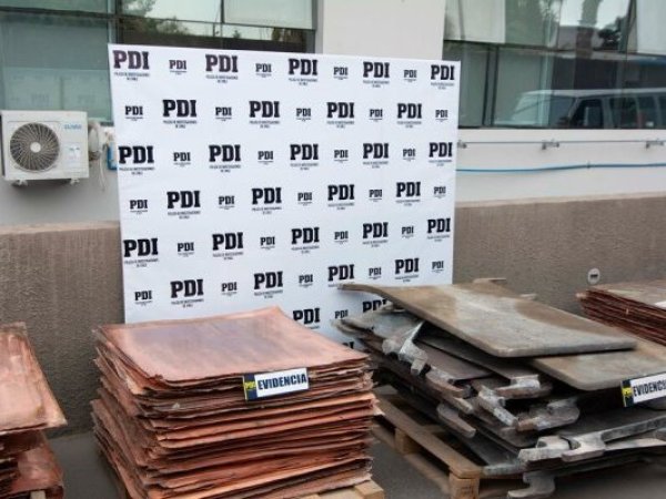PDI y Fiscalía incautan 18 toneladas de cobre robado que serían contrabandeadas a Perú