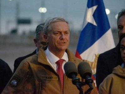 Cadem y Pulso Ciudadano: El complejo panorama del presidente Jose Antonio Kast y el apoyo a regular deudas del CAE
