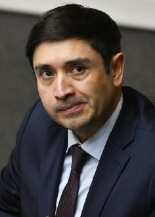 Fiscalía vuelve a acusar al senador Calisto por fraude al fisco y solicita su desafuero