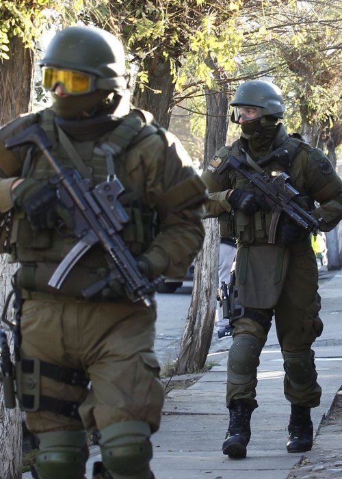 Presentan nuevo armamento para carabineros que reemplazará la UZI
