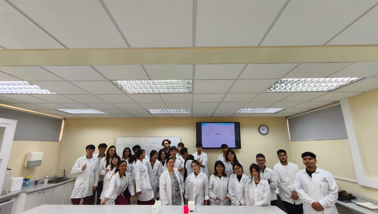 /laboratorios-de-biologia-molecular-acercan-la-ciencia-a-estudiantes-de